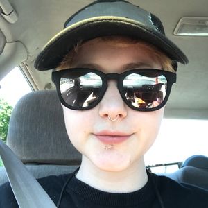 Meet your Posher, Eli